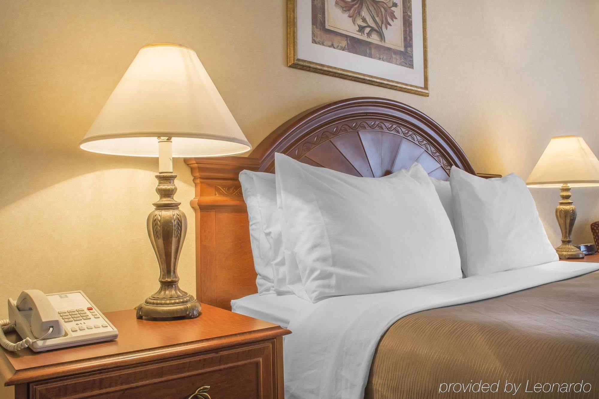 Comfort Inn Fallsview Ниагарски водопад Екстериор снимка